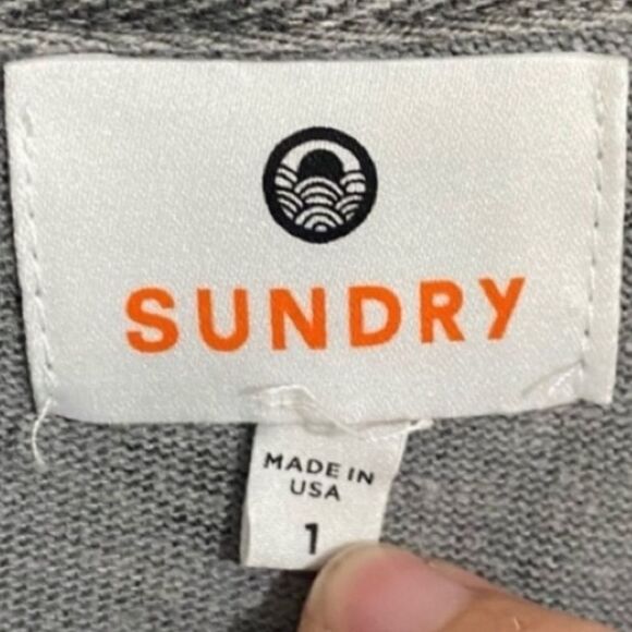 Sundry Gray Leopard Print Long Sleeve Funnel Neck Top SIZE SMALL - Picture 5 of 8